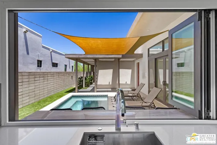 825 Fountain Drive, Palm Springs, California 92262