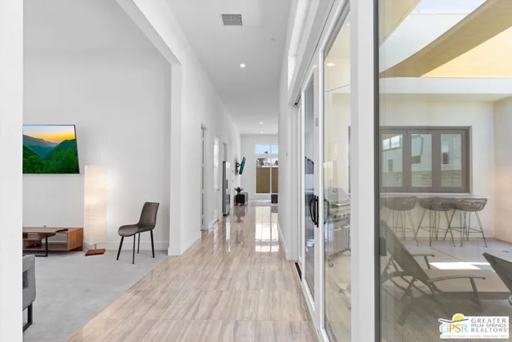 825 Fountain Drive, Palm Springs, California 92262
