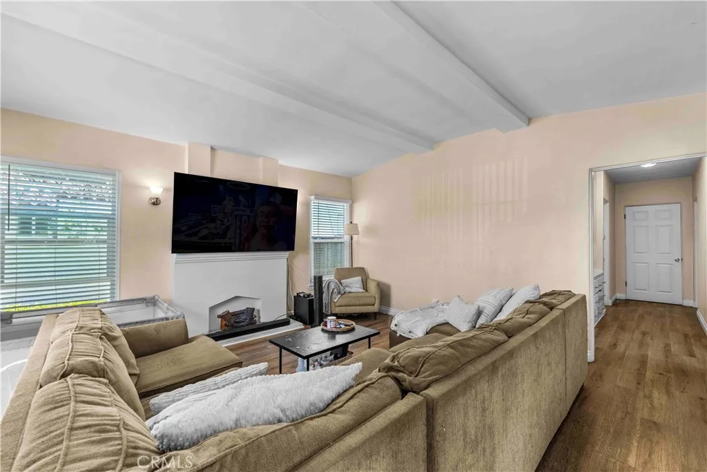 219 E Bort Street, Long Beach, California 90805 — photo 4