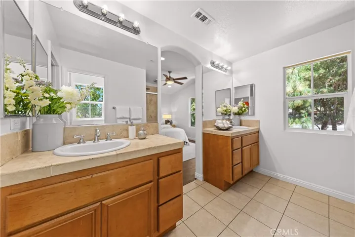 40 Trailing Vine, Irvine, California 92602