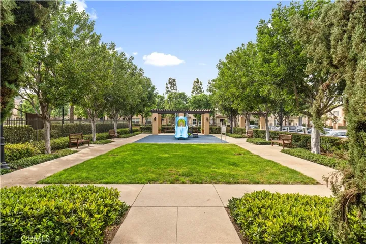 40 Trailing Vine, Irvine, California 92602