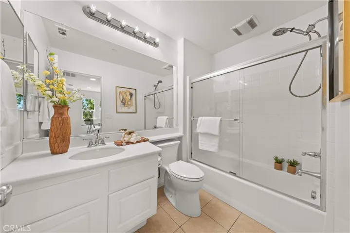 40 Trailing Vine, Irvine, California 92602