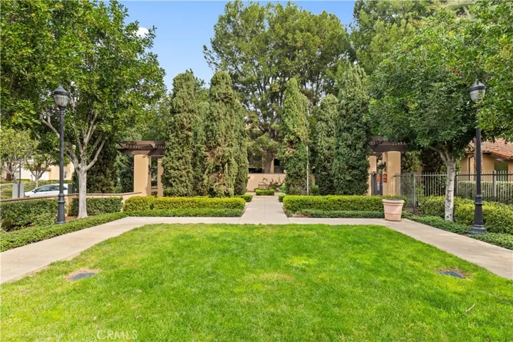 40 Trailing Vine, Irvine, California 92602
