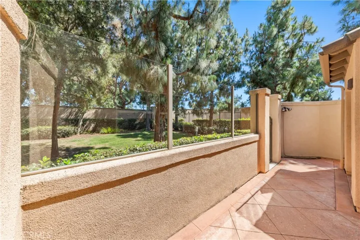 40 Trailing Vine, Irvine, California 92602