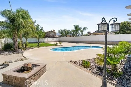 422 Tartan Way, Beaumont, California 92223