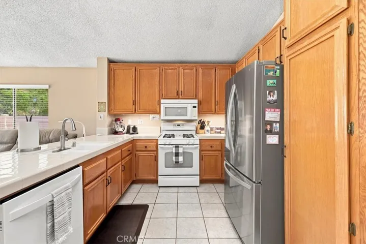 5831 Oakmont, Banning, California 92220