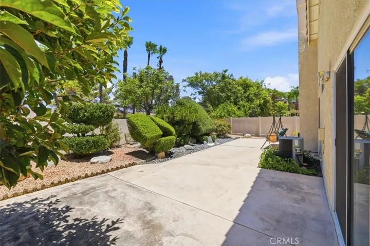 5831 Oakmont, Banning, California 92220