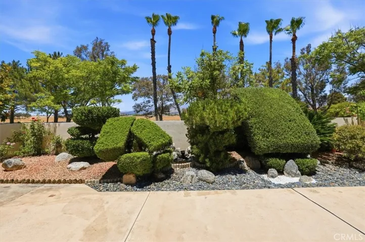 5831 Oakmont, Banning, California 92220