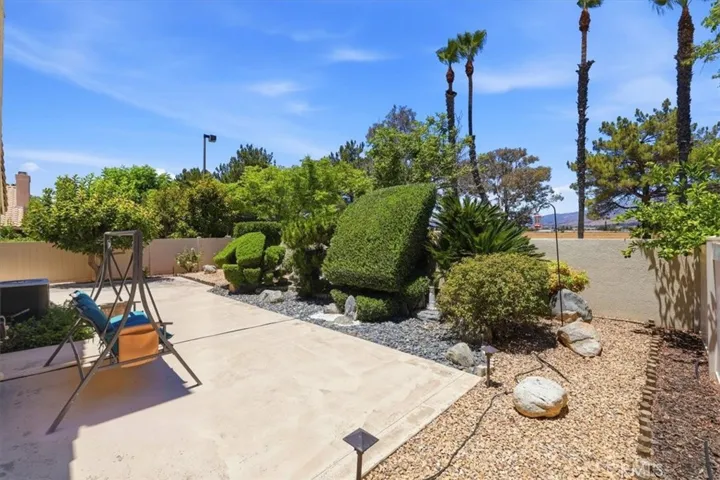 5831 Oakmont, Banning, California 92220