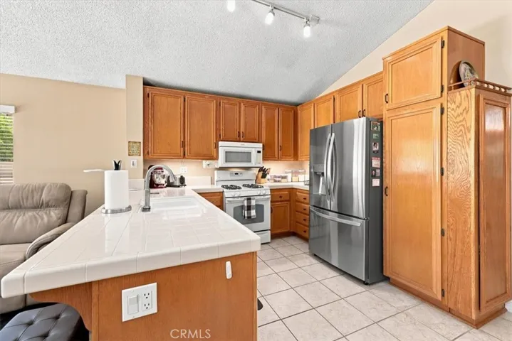 5831 Oakmont, Banning, California 92220