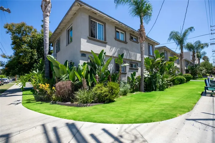 15445 Vanowen Street, Van Nuys, California 91406