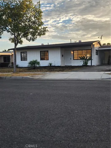 BEAUTIFUL COMPLETELY REMODELED HOME!