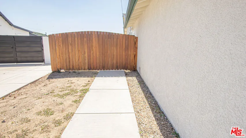 10550 Woldrich Street, Sylmar, California 91342