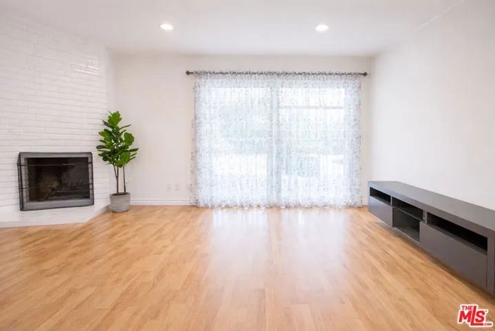 10550 Woldrich Street, Sylmar, California 91342