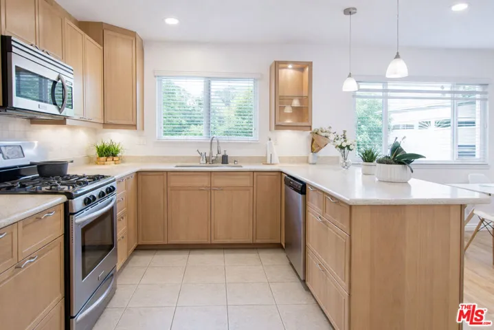 10550 Woldrich Street, Sylmar, California 91342