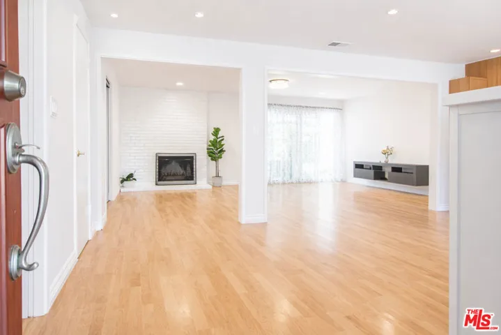 10550 Woldrich Street, Sylmar, California 91342