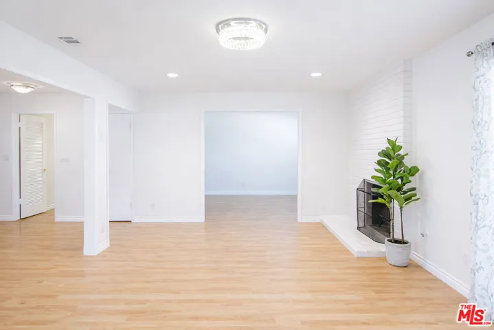 10550 Woldrich Street, Sylmar, California 91342