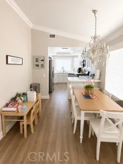 Dining Area 
looking toward the kitchen