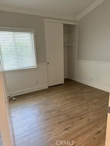 Bed 3 Laminate Flooring and wainscoting