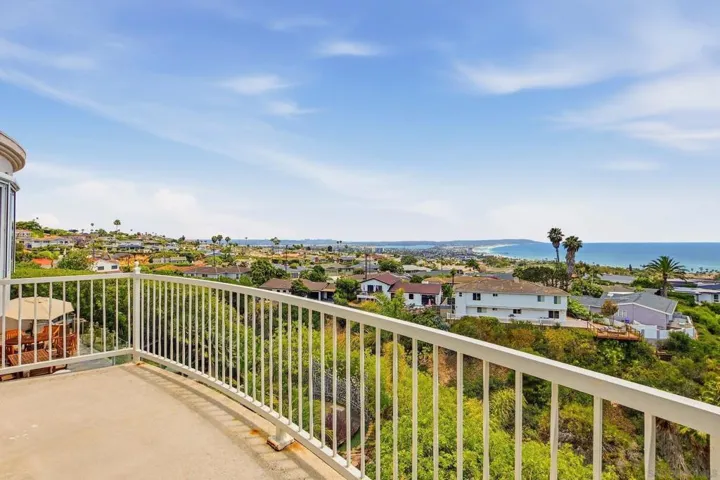 1011 Avenida Amantea, La Jolla, California 92037