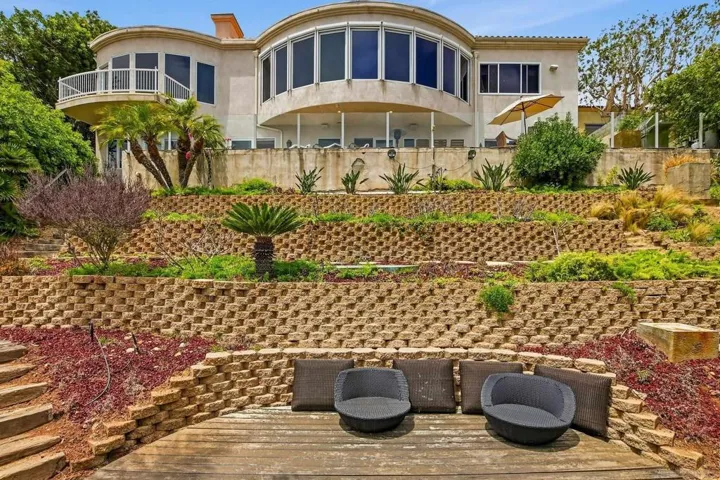1011 Avenida Amantea, La Jolla, California 92037