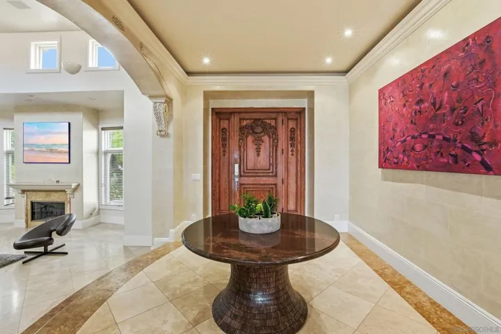 1011 Avenida Amantea, La Jolla, California 92037