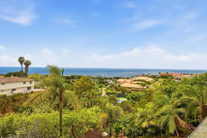 1011 Avenida Amantea, La Jolla, California 92037