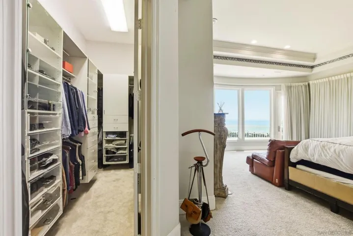 1011 Avenida Amantea, La Jolla, California 92037