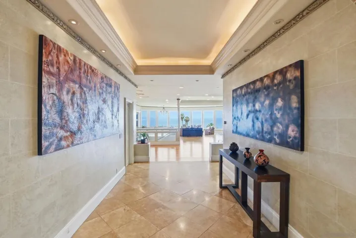 1011 Avenida Amantea, La Jolla, California 92037