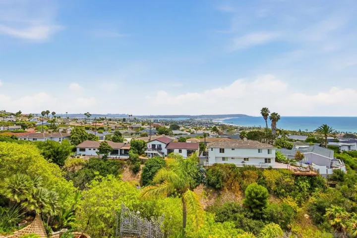 1011 Avenida Amantea, La Jolla, California 92037