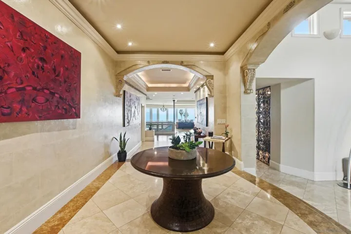 1011 Avenida Amantea, La Jolla, California 92037