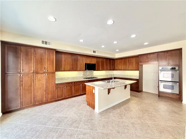 29998 Couples Avenue, Murrieta, California 92563