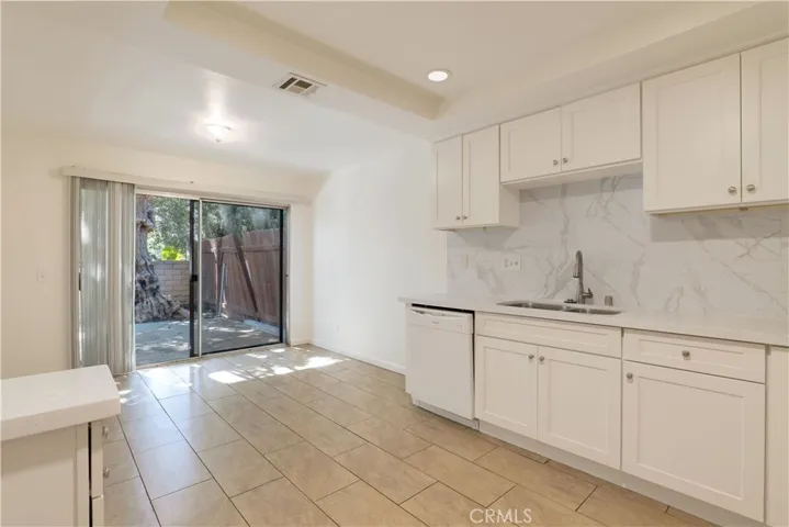 8109 Hanna, Canoga Park, California 91304
