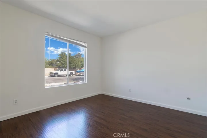 8109 Hanna, Canoga Park, California 91304
