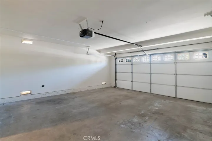 8109 Hanna, Canoga Park, California 91304