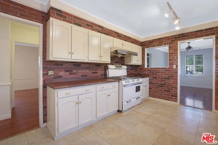 9408 Cattaraugus Avenue, Los Angeles, California 90034