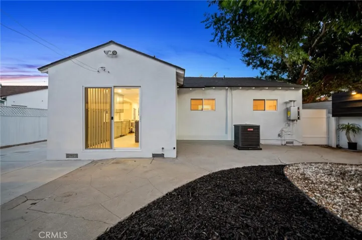 15445 Archwood Street, Van Nuys, California 91406