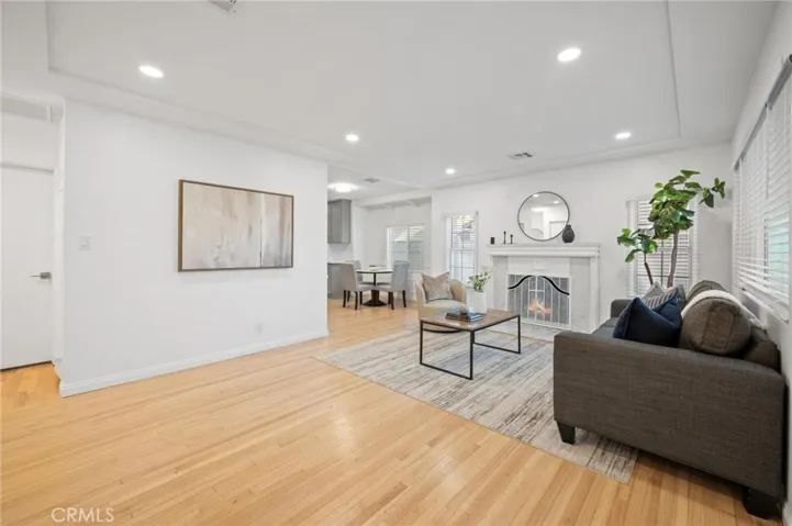 15445 Archwood Street, Van Nuys, California 91406