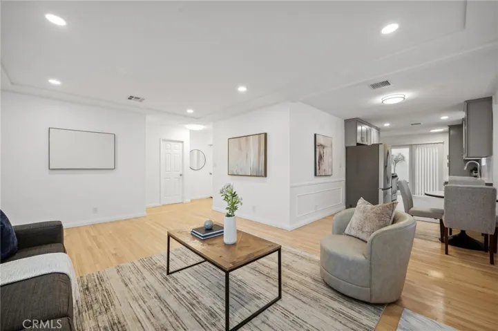 15445 Archwood Street, Van Nuys, California 91406