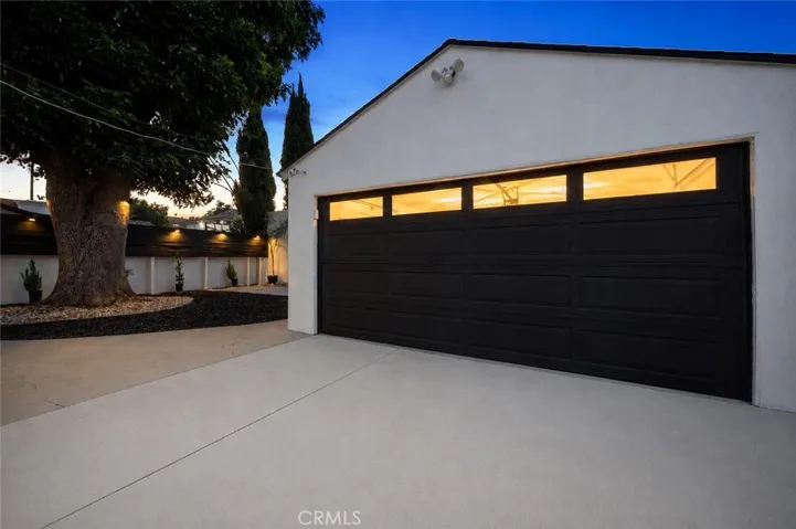 15445 Archwood Street, Van Nuys, California 91406