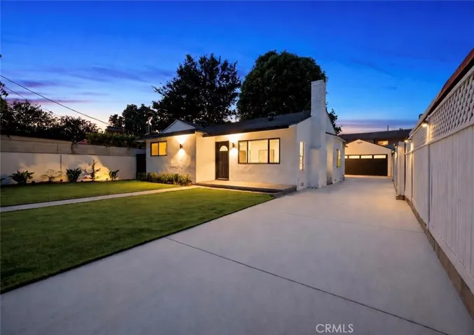 15445 Archwood Street, Van Nuys, California 91406