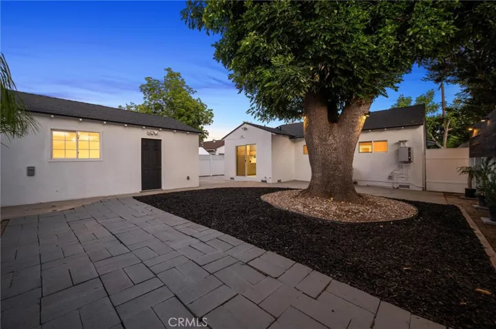 15445 Archwood Street, Van Nuys, California 91406