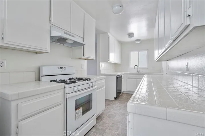 334 Palm Drive, Hermosa Beach, California 90254