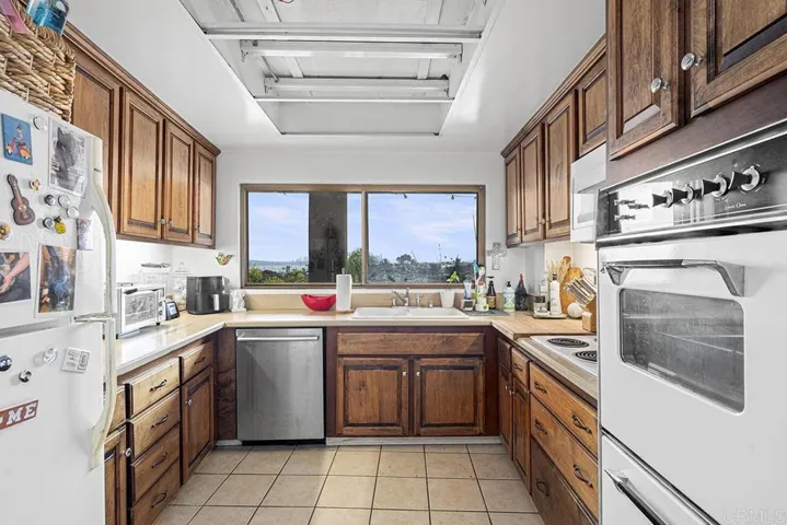1150 Anchorage Lane 408, San Diego, California 92106