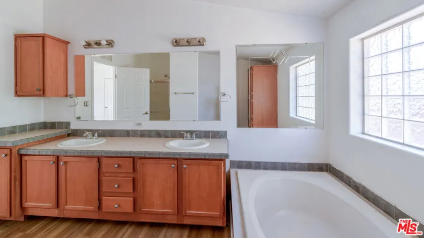 25120 Charina Lane, Homeland, California 92548
