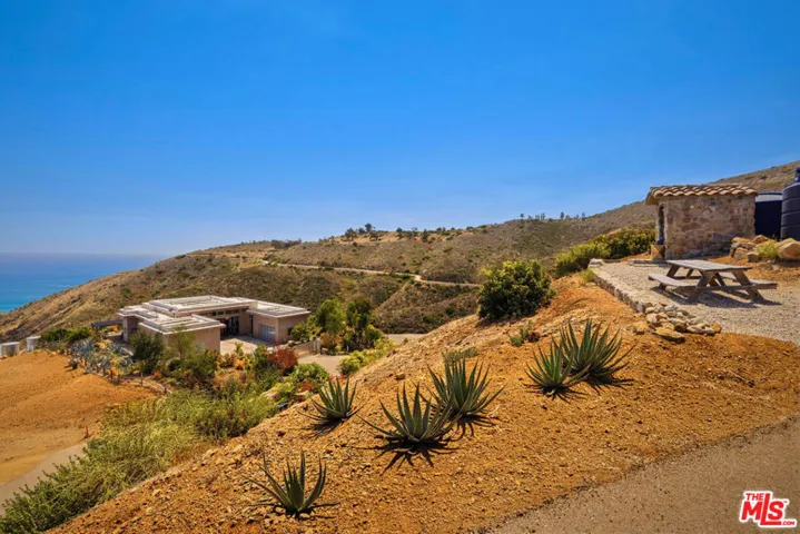 10715 Yerba Buena Road, Malibu, California 90265