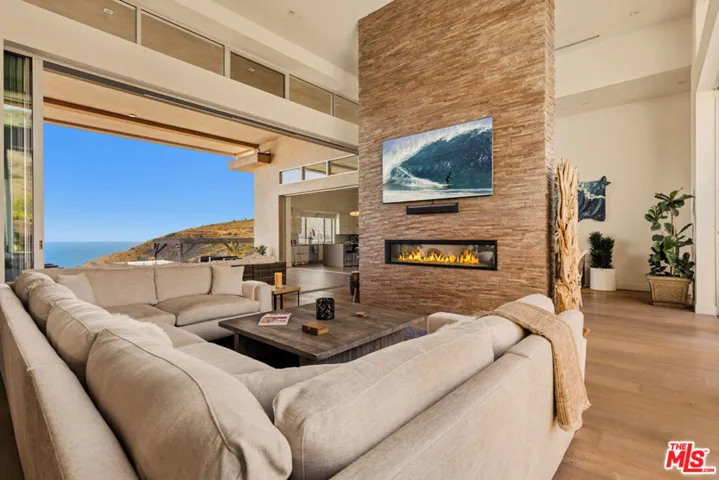 10715 Yerba Buena Road, Malibu, California 90265