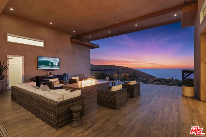 10715 Yerba Buena Road, Malibu, California 90265