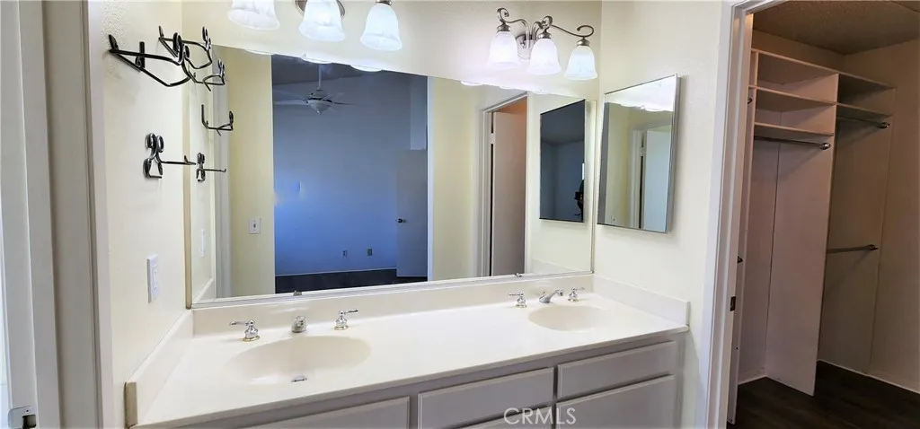 3219 W Avenue J4, Lancaster, California 93536