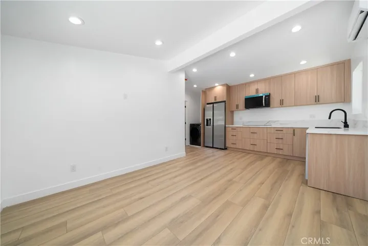 22926 Leadwell Street, West Hills, California 91307